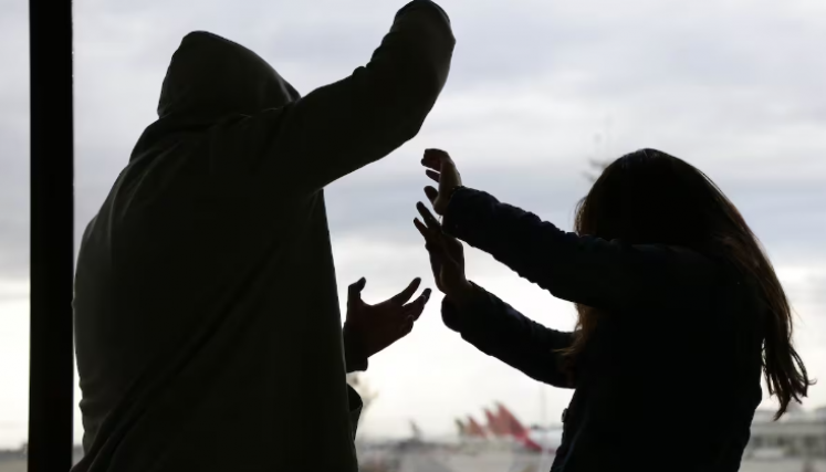 Mujer asesinada frente a sus hijas