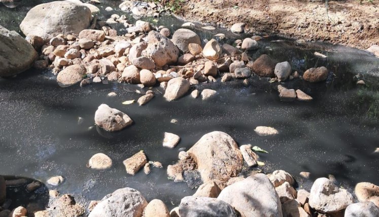 Quebrada-contaminada