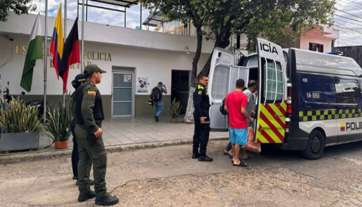 Traslado de presos desde las estaciones de policia a la cárcel de Cúcuta.