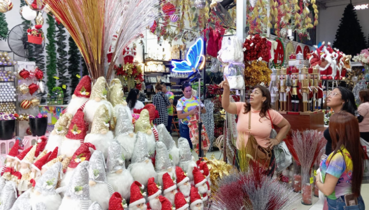 El comercio cucuteño se adelanta a la temporada navideña, desde agosto por compradores venezolanos.