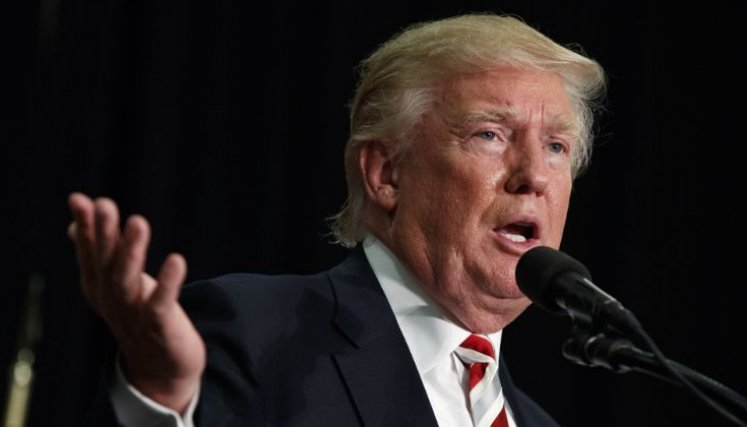 Trump aplicará aranceles del 100% al sector farmacéutico 