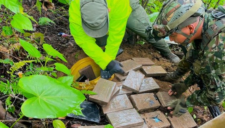 Más de 660 kilogramos de la sustancia ilícita, prensada en bloques y oculta en caletas/Foto cortesía