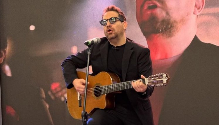Juan Fernando Velasco traerá a Colombia su gira ‘Julio Eterno’ con la voz inmortal de Julio Jaramillo.