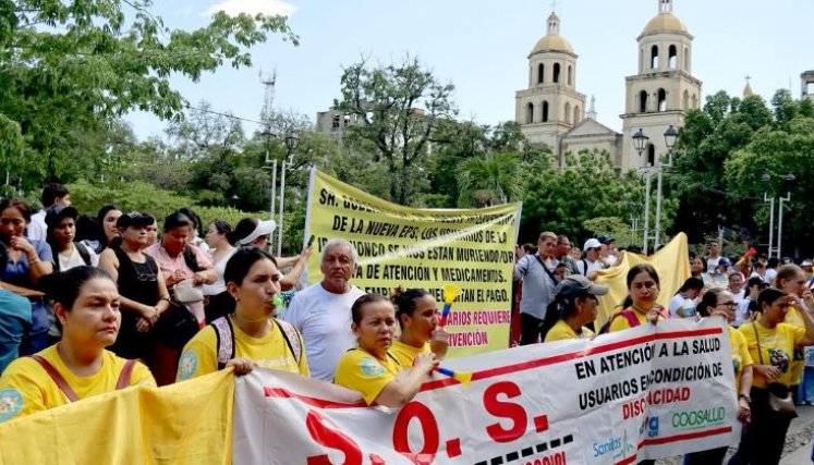 Las protestas contra el pésimo servicio de salud que están prestando las EPS aumentan cada día más/Foto Carlos Ramírez