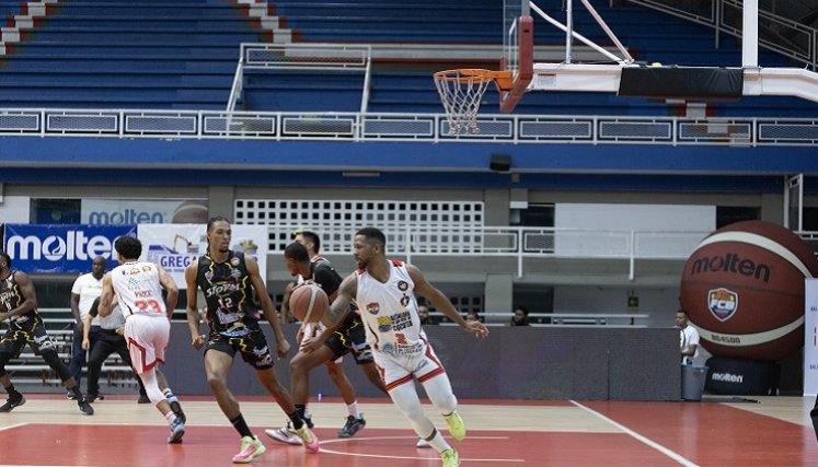 Motilones ganó un partido y perdió otro en su visita a Cali ante Caribbean Storm.