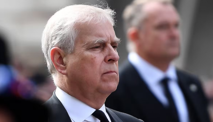 El príncipe Andrés renuncia 
