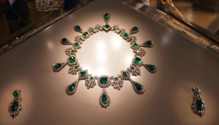 ENVÍAN A PRISIÓN PREVENTIVA A SOSPECHOSOS DE ROBO DEL LOUVRE