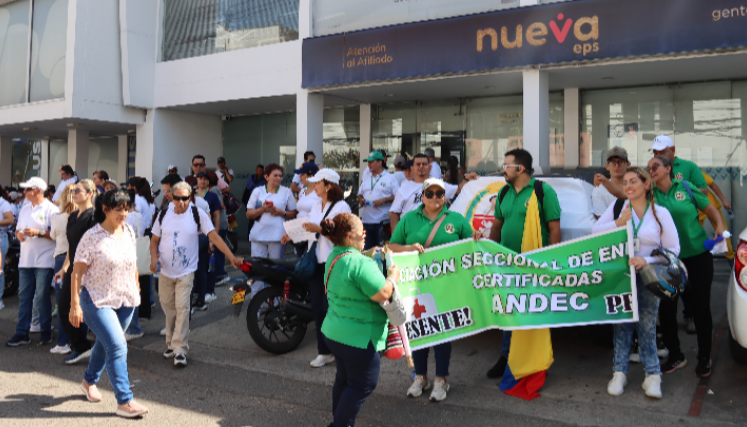 La marcha de los trabajadores del hospital de Cúcuta llegó hasta la sede de la Nueva EPS:
