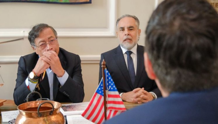 PETRO Y BENEDETTI EN LA LISTA CLINTON 