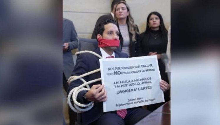 PRESIDENTE DE LA CÁMARA AMORDAZADO 