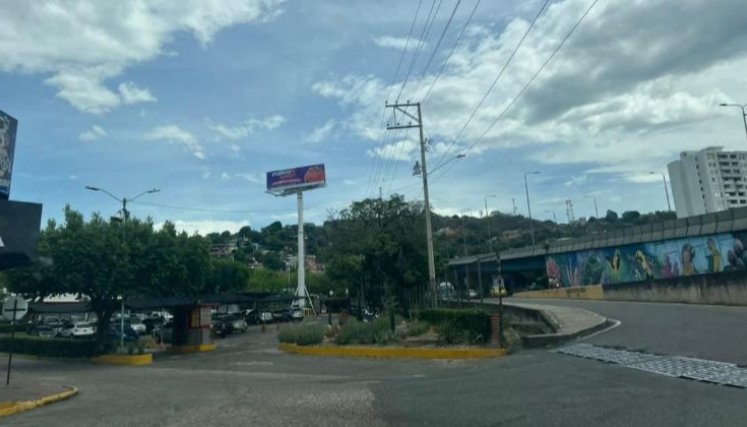 Problemas en el Comercial Bolívar afectan la movilidad vehícular