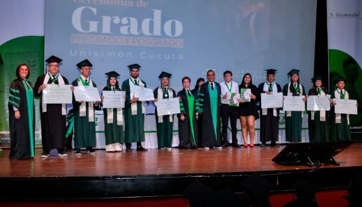 Ceremonia de grados Unisimón