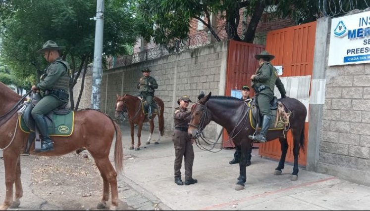 La Policía prestó seguridad durante antes, durante y después de la jornada electoral/Foto Stefany Peñaloza