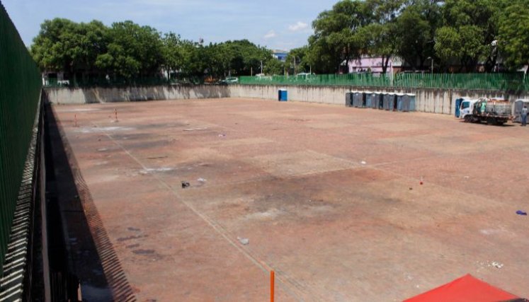 alrededor de 900 personas estaban reunidas en este lugar