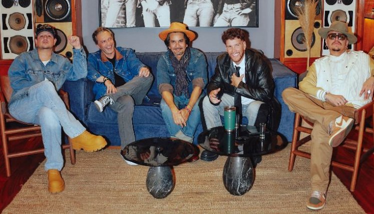 Como el sol: la nueva fusión de romanticismo entre Piso 21 y Bacilos.