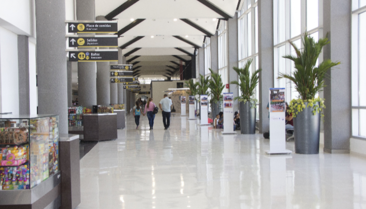 Sala de espera en el Aeropuerto Camilo Daza. 