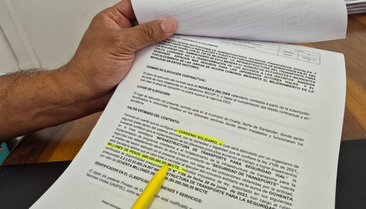 El secretario de Tránsito explica los pasos de la licitación pública para la licitación.