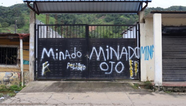 Casas abandonadas en Catatumbo han sido sembradas con explosivos.