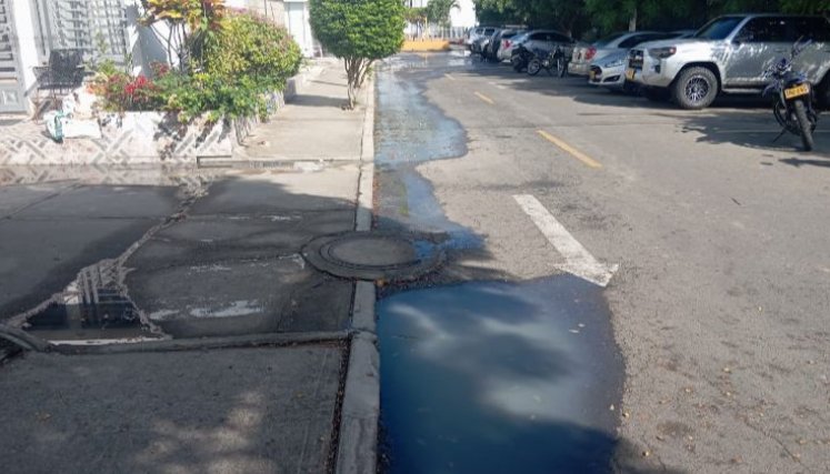 Comunidad en trapiches cumple dos semanas con problema de contaminación de aguas negras