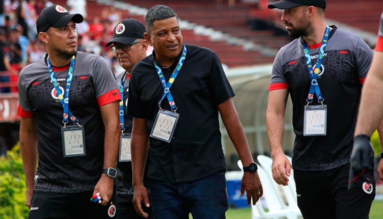 Jorge Peralta, asistente técnico del Cúcuta Deportivo 2025. 