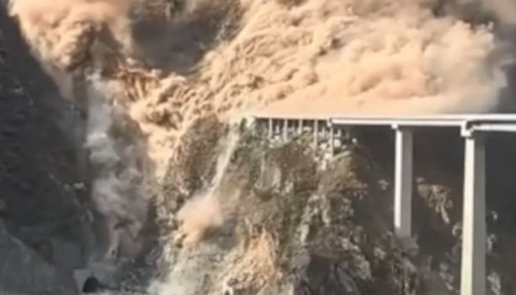 PUENTE CAÍDO EN CHINA / COLPRENSA 
