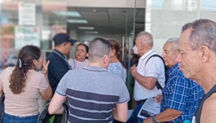 Todos los días cientos de pacientes de Nueva Eps padecen irregularidades con la atención