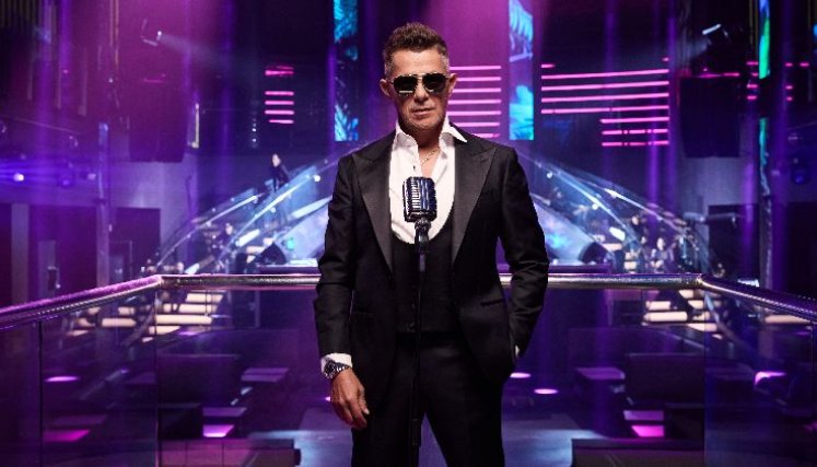 Alejandro Sanz abre una nueva era con ‘¿Y Ahora Qué +?’, su álbum más ambicioso.