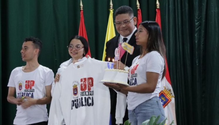 Los estudiantes también se sumaron a la celebración de los 65 años de la universidad/Foto Nicolás Angarita