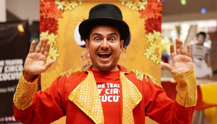 El cucuteño John Peñaloza recibió reconocimiento en Venezuela por su aporte cultural.