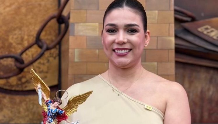 Carolina Joya, gerente del TRO, recibió el premio en la gala de Ibarra, Ecuador/Foto cortesía