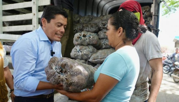 director de Prosperidad Social, lideró jornadas de entregas de papa a hogares vulnerables en Norte de Santander