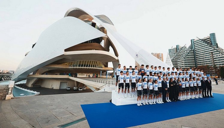 El equipo Movistar Team presentó su nueva escuadra para la temporada 2026.