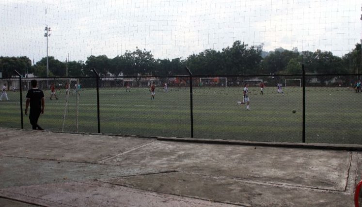 11 escuelas de fútbol hay en el barrio Valle Esther.