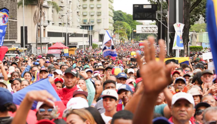 Chavismo toma las calles