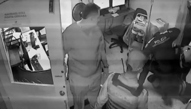 Cómo le parece: tres ebrios causaron desmanes en el hospital de Sabaneta e hirieron a un vigilante