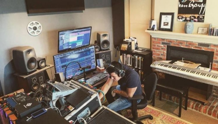 Eduardo Osorio ha trabajado con alrededor de 30 artistas.