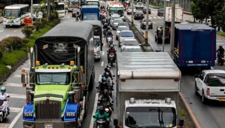 PARQUE AUTOMOTOR EN COLOMBIA / COLPRENSA 