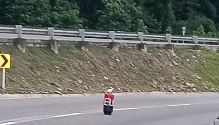  cilindro con insignias del ELN 