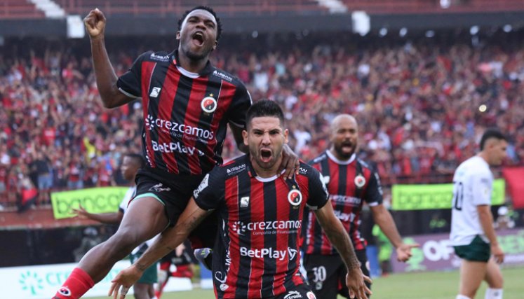 Así celebran los jugadores el regreso del Cúcuta a la primera división del fútbol profesional colombiano