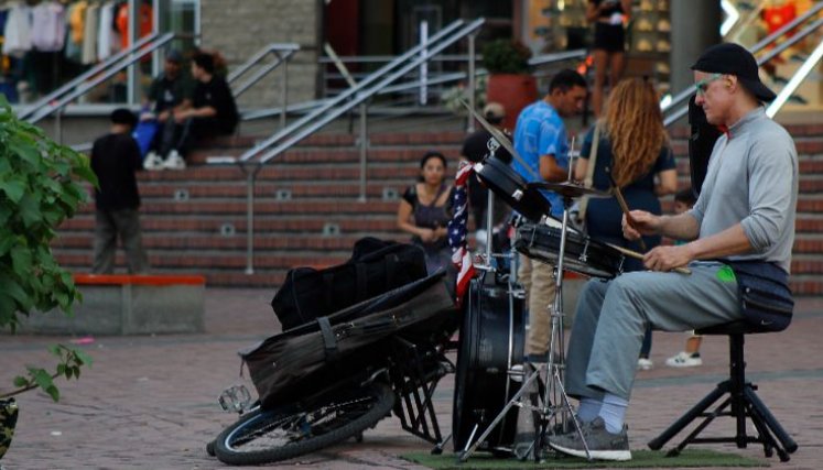 Carlos Alberto Ledezma ha recorrido Maturín, Valencia y Caracas con su batería.