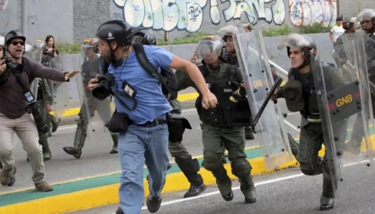 PERIODISTAS DETENIDOS 