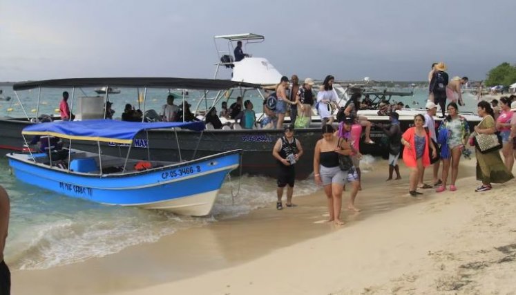 Video viral expone cobro obligatorio para ingresar a playa y genera indignación