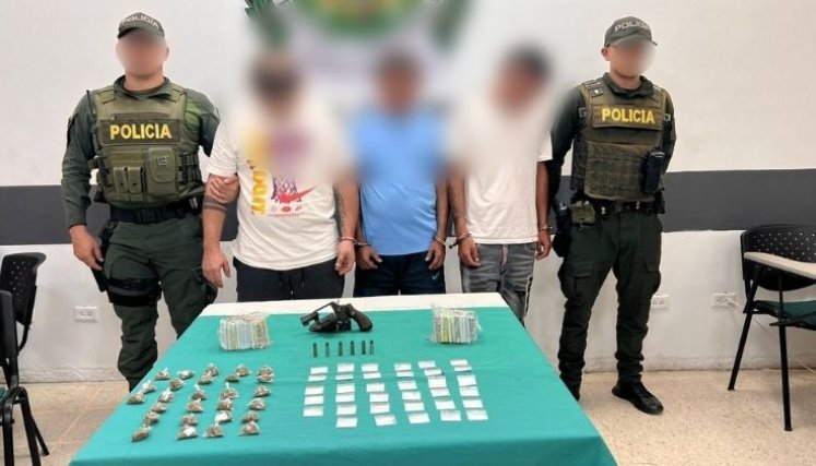 Trio Revólver y Drogas