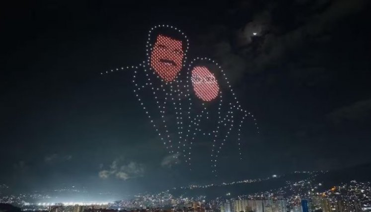 Caracas se iluminó con drones pidiendo libertad de Nicolás Maduro y Cilia Flores