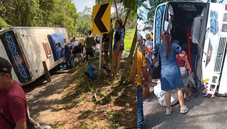La buseta quedó volcada a un margen de la vía Cúcuta-Puerto Santander.