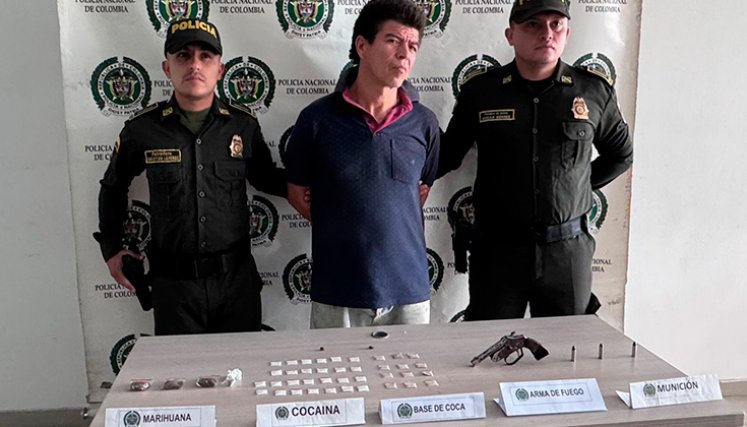 Henry Jiménez Álvarez, conocido con el alias de El Mono, tenía un arma y drogas en su vivienda./ Foto cortesía