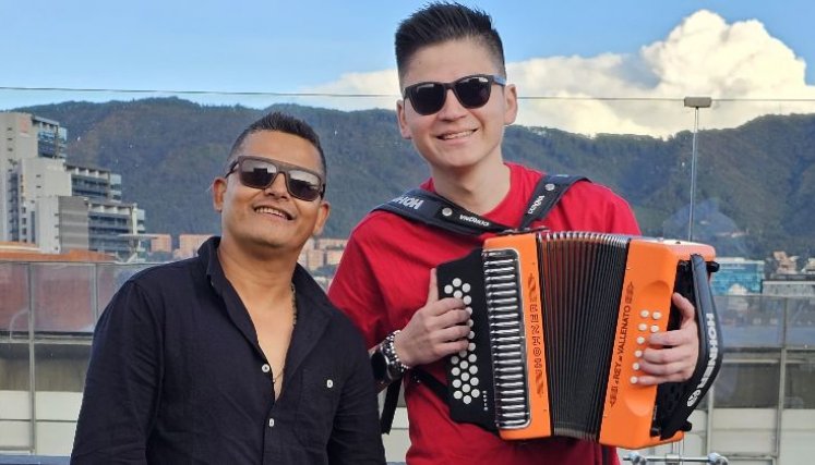 Moncho Rozo canta el último adiós a Omar Geles.