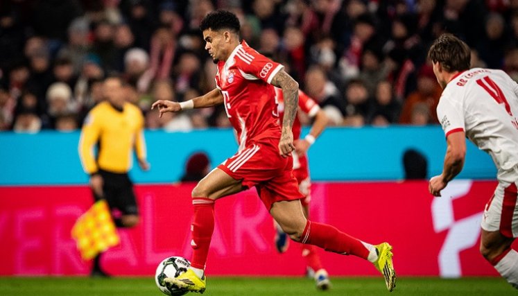 Luis Fernando Díaz Marulanda llegó a Al Bayern generando dudas entre los directivos del equipo y algún sector de la prensa, pero sus resultados a callado bocas.