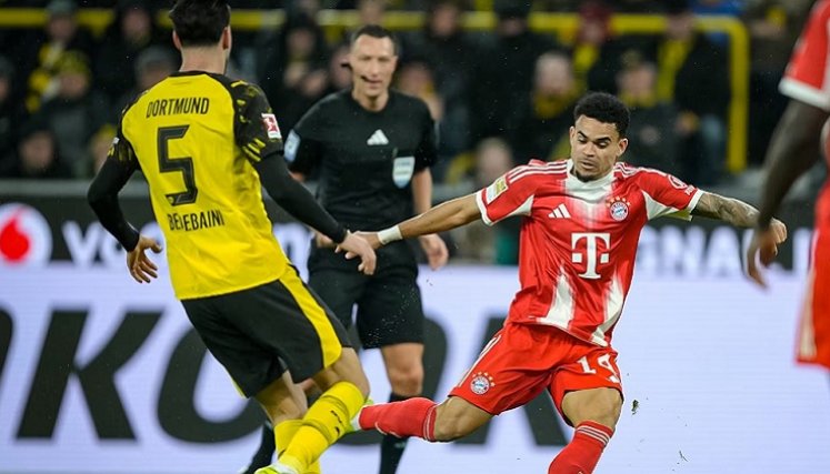 Luis Díaz jugó un buen partido, pero fue bien controlado por el Borussia Dortmund.