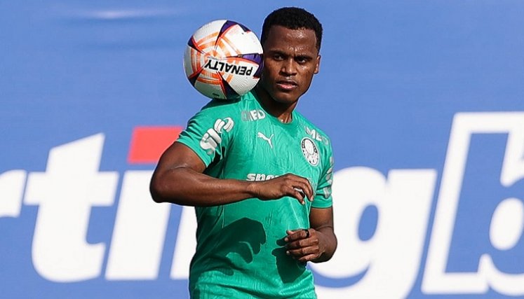 Jhon Arias, tras su presentación tuvo su primer entrenamiento con el  Verdao.